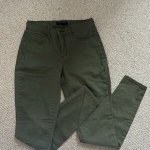 Banana Republic, curvy skinny green jeans size 26/2